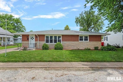 /international/us/205-e-3rd-street-pleasant-plains-il-110101165521/