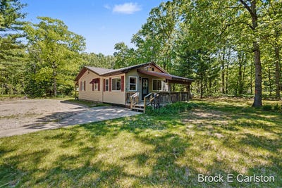 /international/us/17455-hoxeyville-road-wellston-mi-110108636861/