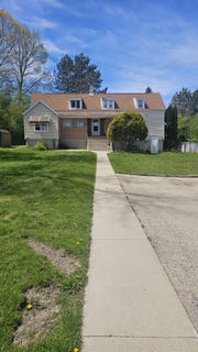 /international/us/831-n-silverbrook-dr-west-bend-wi-110107803334/