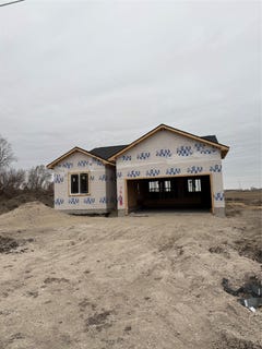 /international/us/1738-1st-street-nevada-ia-110106696816/