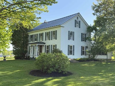 /international/us/358-s-main-street-whiting-vt-110108208579/