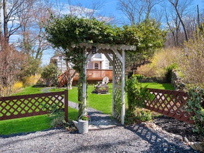 /international/us/6-birch-road-sloatsburg-ny-110098957389/