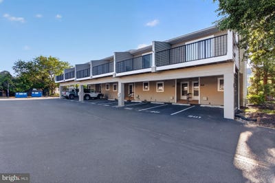 /international/us/223-country-club-drive-rehoboth-beach-de-110108259997/