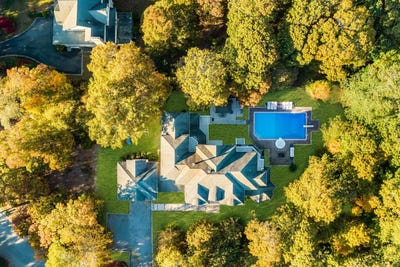 /international/us/10-bay-woods-drive-hampton-bays-ny-110096105721/