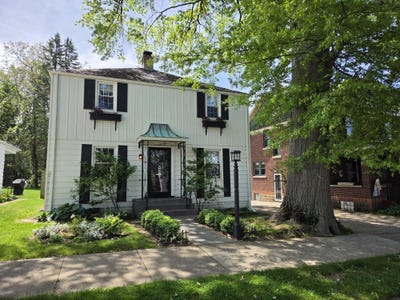 /international/us/121-e-37th-street-erie-pa-110108233938/