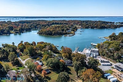 /international/us/50-cedardale-lane-irvington-va-110107932865/