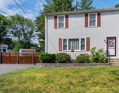 /international/us/50-wellesley-circle-taunton-ma-110108798838/