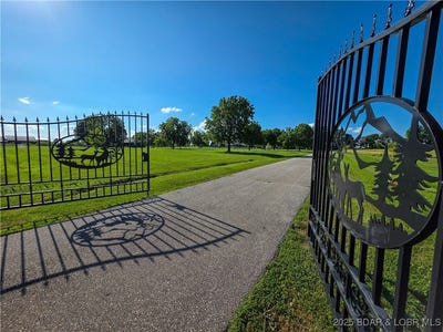/international/us/10663-hwy-52-versailles-mo-110100530554/