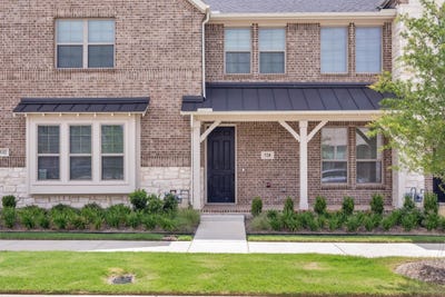 /international/us/528-4th-street-argyle-tx-110109903120/