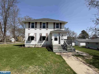 /international/us/126-5th-street-nw-chisholm-mn-110104839905/
