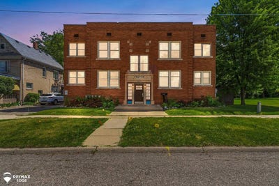 /international/us/625-thayer-street-flint-mi-110108946672/