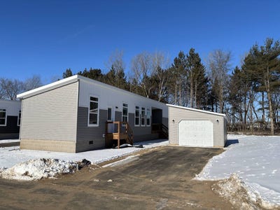 /international/us/3536-west-folsom-st-eau-claire-wi-110097513723/