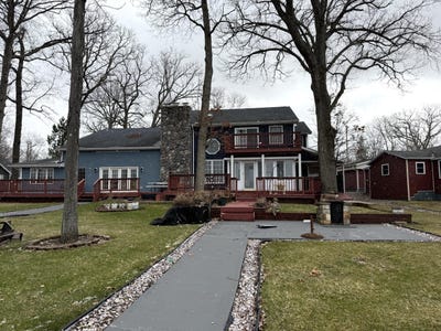 /international/us/2454-oakwood-drive-hillsdale-mi-110106617708/