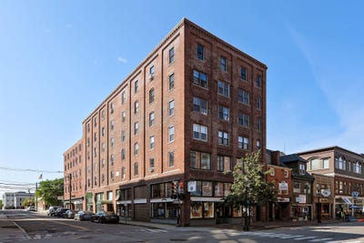 /international/us/90-fleet-street-portsmouth-nh-110100927770/
