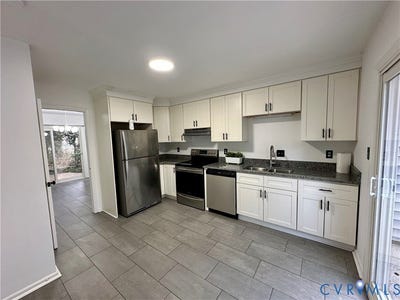 /international/us/70-summer-e-williamsburg-va-110106342958/