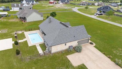 /international/us/928-azalea-drive-franklin-tx-110107232601/