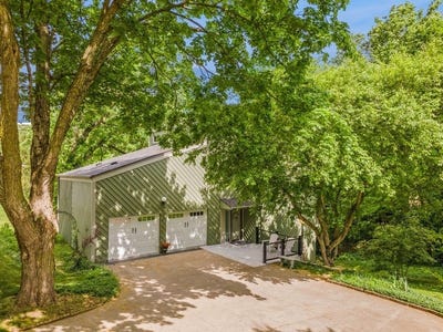 /international/us/3919-burr-oak-lane-ames-ia-110099325478/