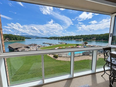 /international/us/1245-graves-harbor-trl-huddleston-va-110119613102/