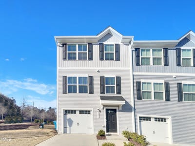 /international/us/2005-silent-bend-drive-durham-nc-110097696402/