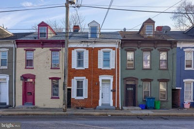 /international/us/372-e-philadelphia-street-york-pa-110105324659/