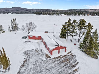 /international/us/166-spooner-road-pittsburg-nh-110104850858/