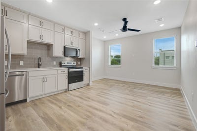 /international/us/408-foch-street-fort-worth-tx-110108358887/