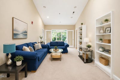 /international/us/101-campus-walk-trail-elon-nc-110107879940/