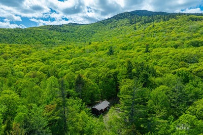 /international/us/429-bartlett-road-keene-ny-110108577382/