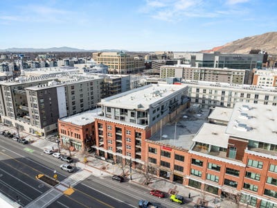 /international/us/328-w-200-s-salt-lake-city-ut-110106324524/