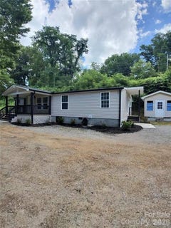 /international/us/64-p-j-drive-waynesville-nc-110120118125/