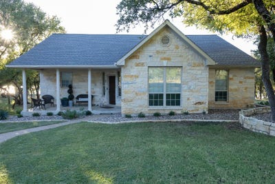 /international/us/11240-county-road-454-brownwood-tx-110101716823/