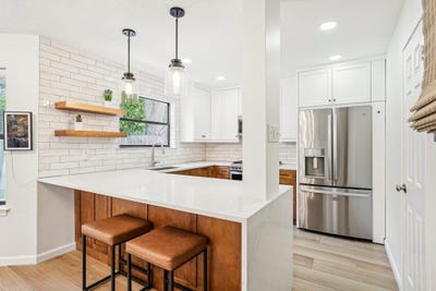 /international/us/6610-mesa-hollow-dr-austin-tx-110098995903/