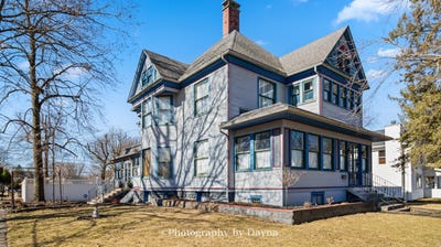 /international/us/203-n-maple-street-momence-il-110106127210/