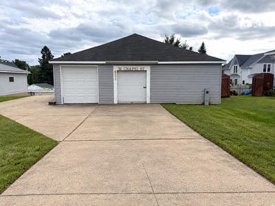 /international/us/421-chapel-street-dodgeville-wi-110110342049/