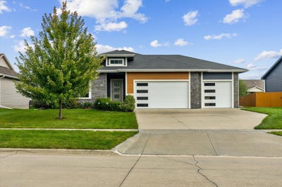 /international/us/1021-cardinal-drive-polk-city-ia-110110243050/