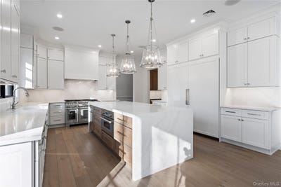 /international/us/30-main-parkway-plainview-ny-110098208505/