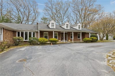 /international/us/300-twin-river-road-lincoln-ri-110107612351/