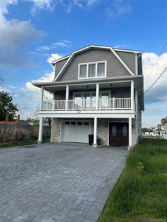 /international/us/762-pecan-street-lindenhurst-ny-110108139795/