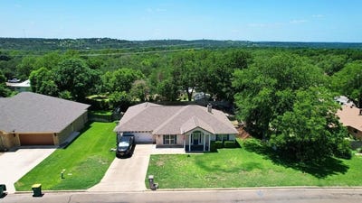 /international/us/185-broadmoor-street-meadowlakes-tx-110100920053/