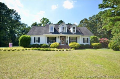 /international/us/2125-yeager-street-eastover-nc-110101178432/