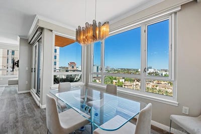 /international/us/3890-nobel-san-diego-ca-110120589409/