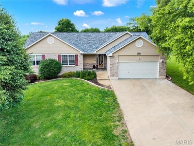 /international/us/395-bridgewater-heights-drive-villa-ridge-mo-110108399740/