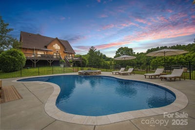 /international/us/6500-duck-creek-road-lenoir-nc-110100302488/?lang=zh-cn