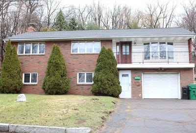 /international/us/27-old-chicopee-st-chicopee-ma-110106716692/