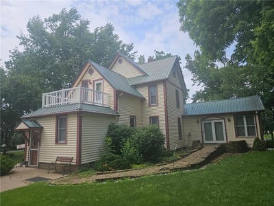 /international/us/442-cleveland-avenue-w-winnebago-mn-110100517939/