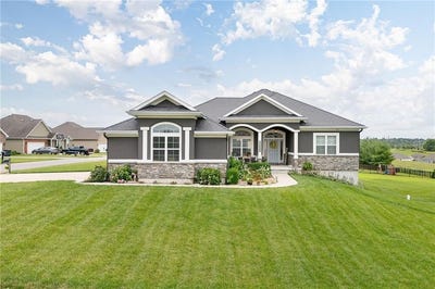 /international/us/14078-indian-ridge-road-st-joseph-mo-110101116293/