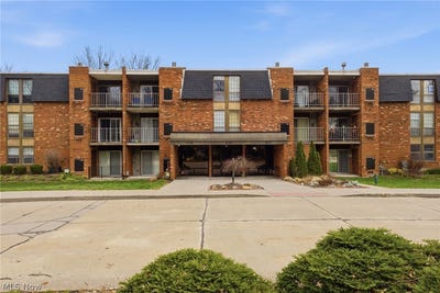 /international/us/4187-columbia-road-north-olmsted-oh-110106947496/