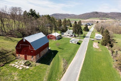 /international/us/s921-sveum-ridge-rd-coon-valley-wi-110106668552/