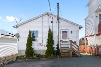 /international/us/4-alpine-ct-gloucester-ma-110107667005/