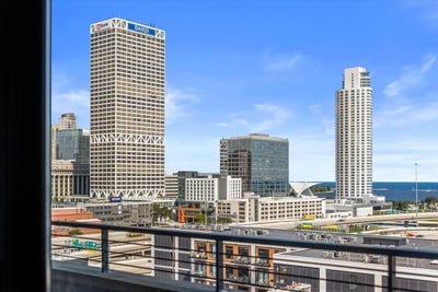 /international/us/320-e-buffalo-st-milwaukee-wi-110110174528/